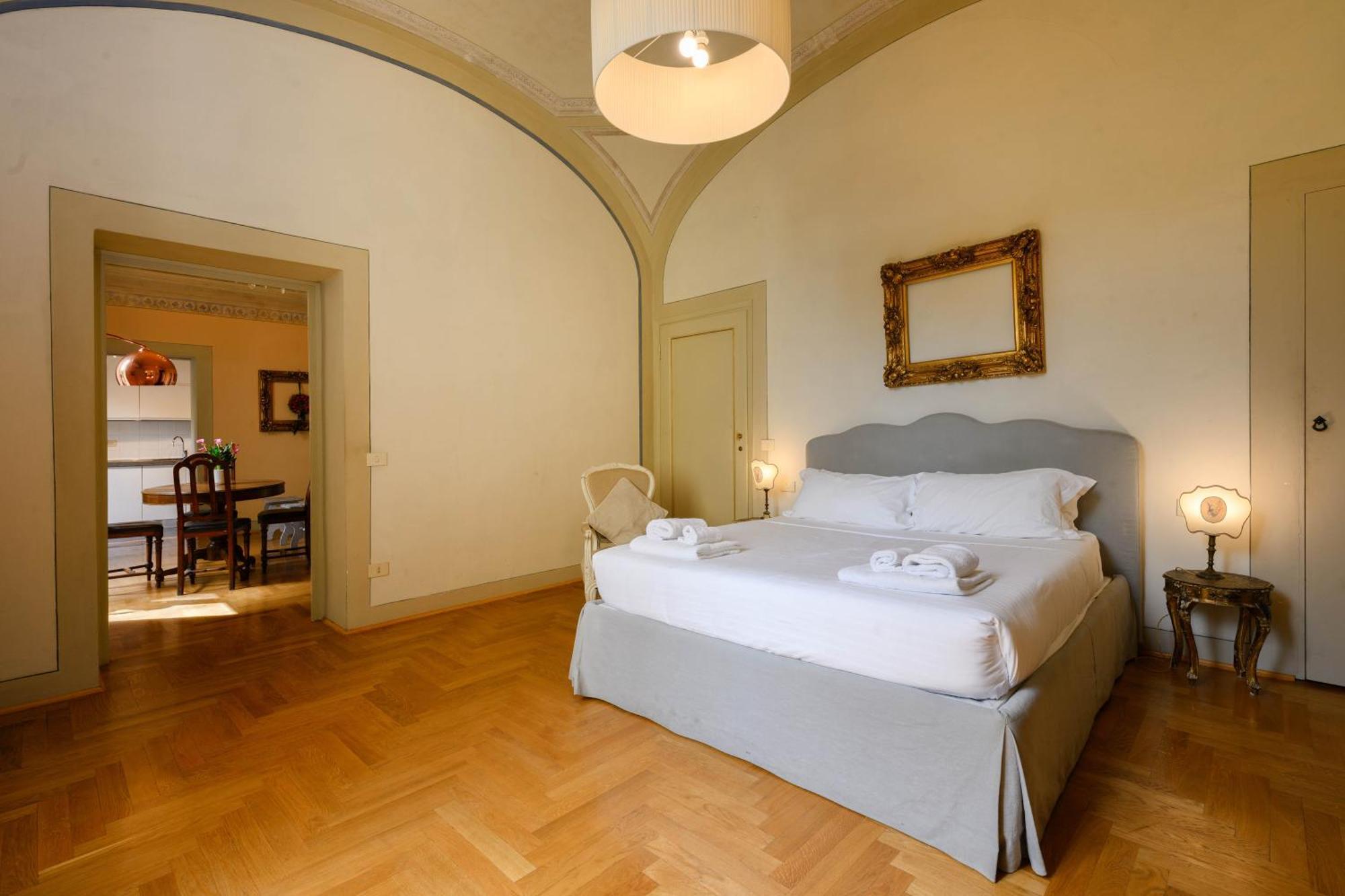 Apartment La Casa Degli Specchi Florence